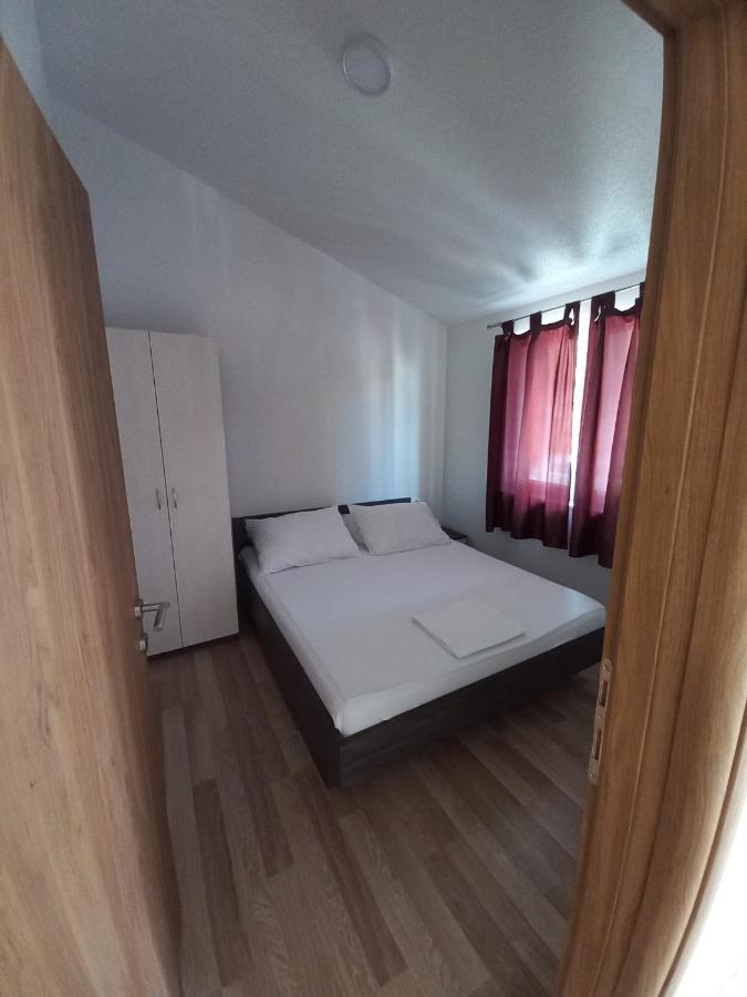 Apartmani Jopi เนอุม ภายนอก รูปภาพ