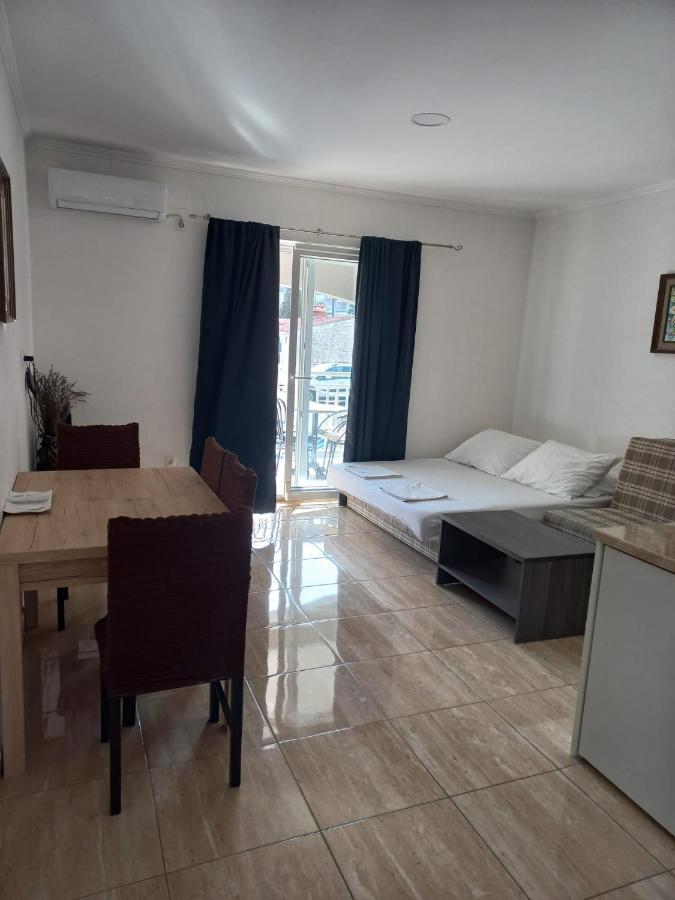 Apartmani Jopi เนอุม ภายนอก รูปภาพ
