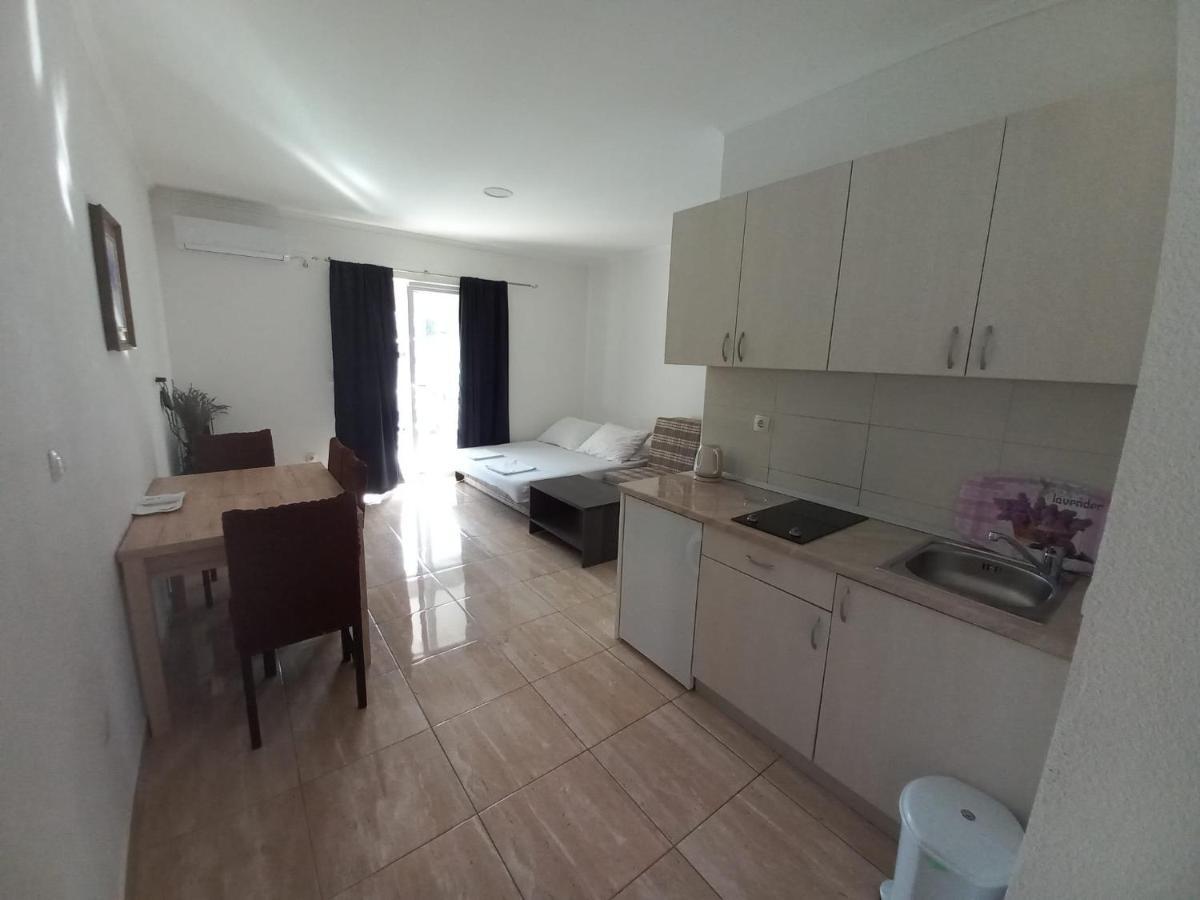 Apartmani Jopi เนอุม ภายนอก รูปภาพ